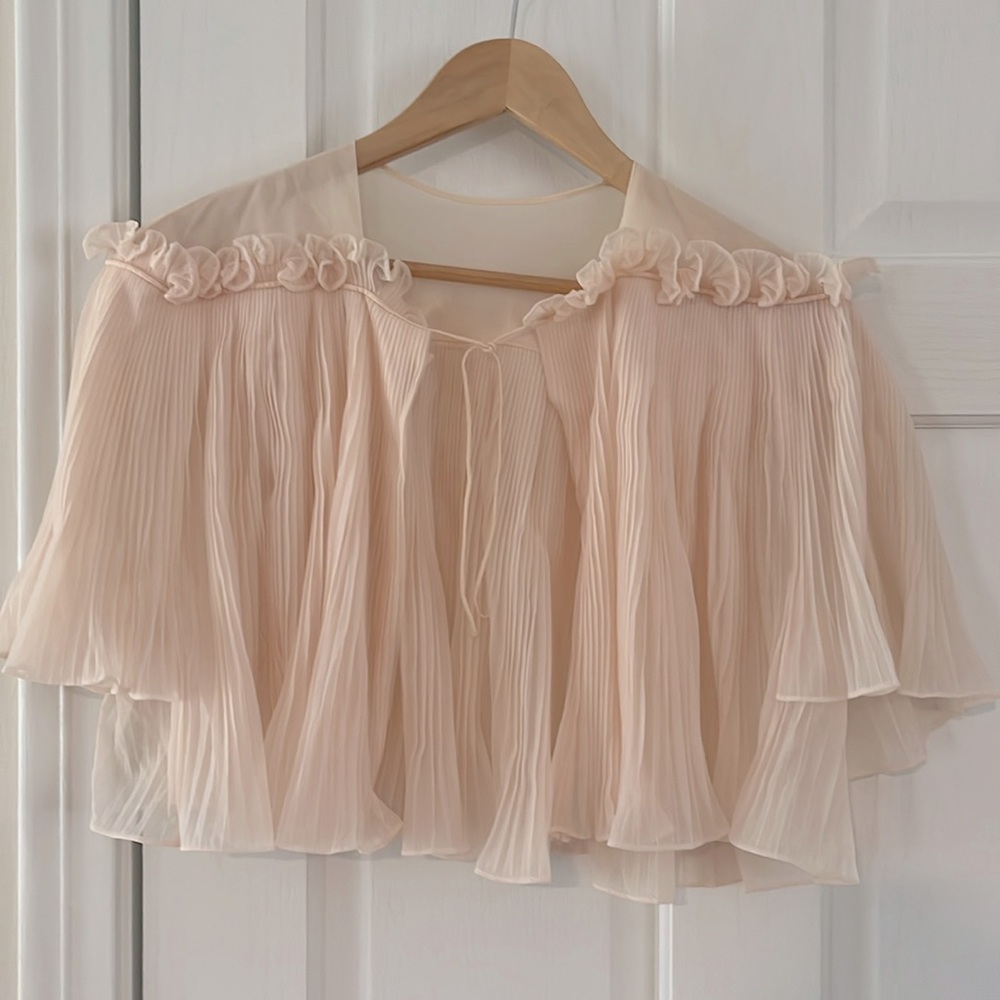 Sweet vintage sheer capelette